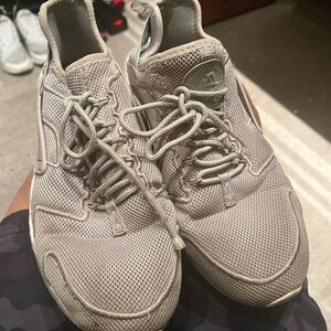 Nike MLB Tan Athletic Shoes Breathable Mesh Comfort